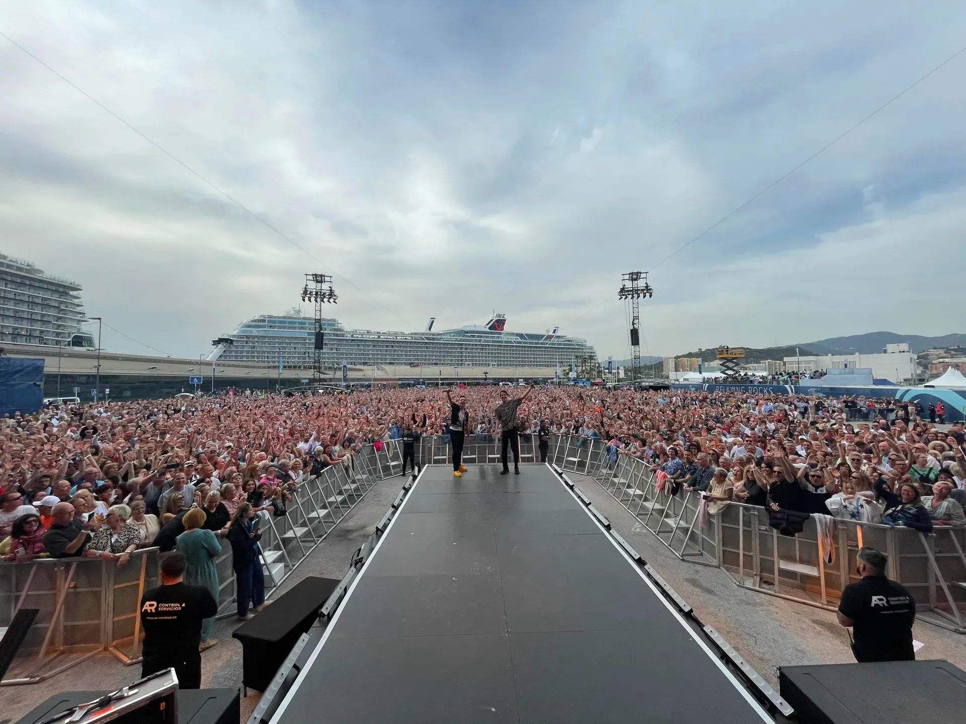 Mitchy und André auf Open-Air-Bühne mit begeistertem Publikum